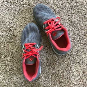 Adidas women gray sneakers w/ hot pink lace